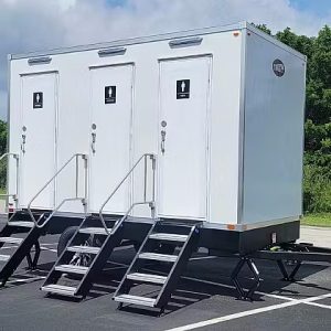 Restroom Trailer, 3-Station Luxury